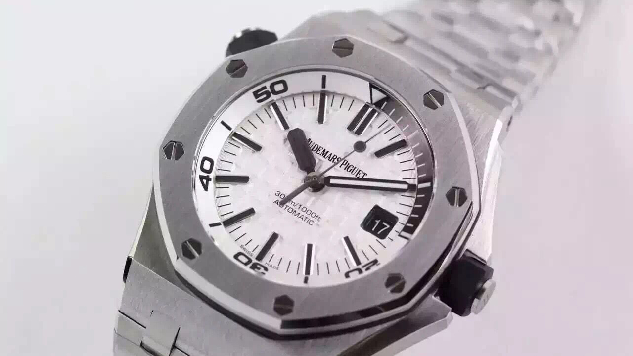 愛彼機械手表越走越快是什么原因？